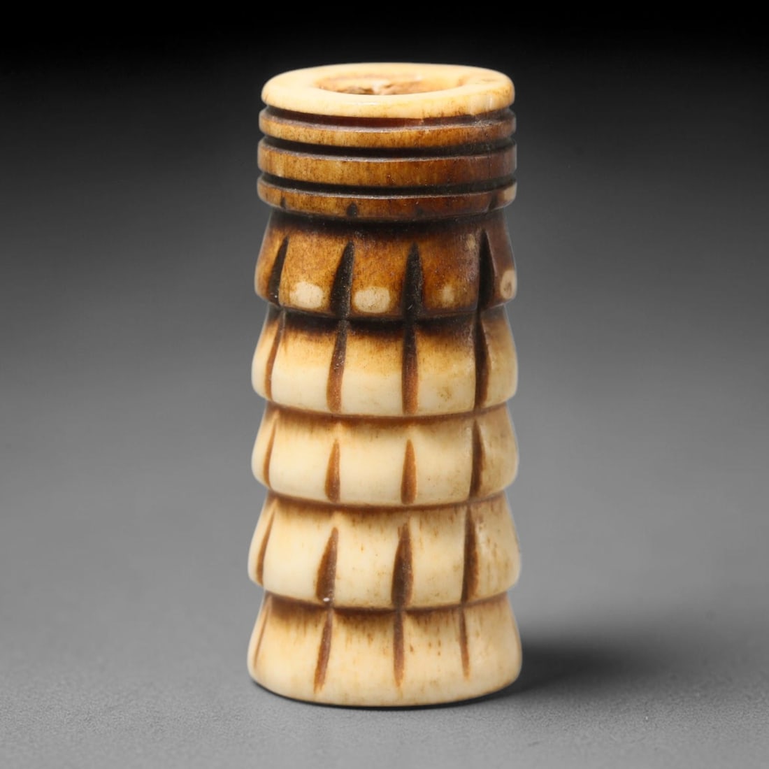 Antique Sino-Siberian Steppe Nomadic Craft Stag Antler Carved Cylinder Bead (Post 1850s), 69FV: Single bead carved from natural stag antler, originating from Sino-Siberian Steppe Nomadic craft traditions, post 1850s. Measuring 4x1cm, the piece features detailed surface carving and carries warm n