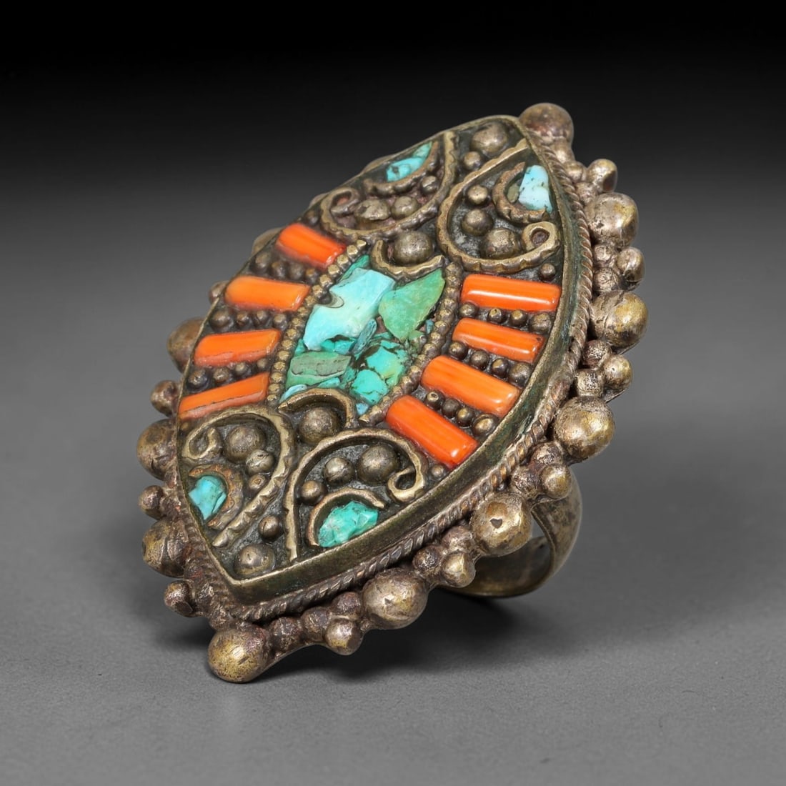 Vintage Tibetan Tribal Silver Plated Gemstone Inlay Ring, US Size 8.5, 97BY: Vintage Tibetan constructed ring with silver plated metal framework. The face features carefully set natural mineral inlays surrounded by detailed traditional metal ornamentation and textured border d