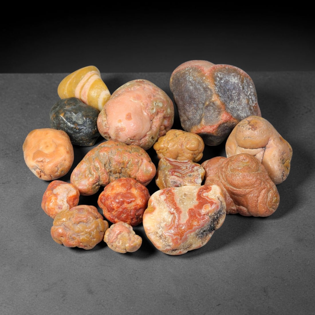 600ct Natural Mongolian Gobi Desert Agate Pebble Stone Parcel Lot, 6BC: This parcel consists of naturally weathered Gobi desert agate pebbles, formed by long-term desert wind and water erosion. Surfaces display characteristic bumpy botryoidal textures with diverse earthy 