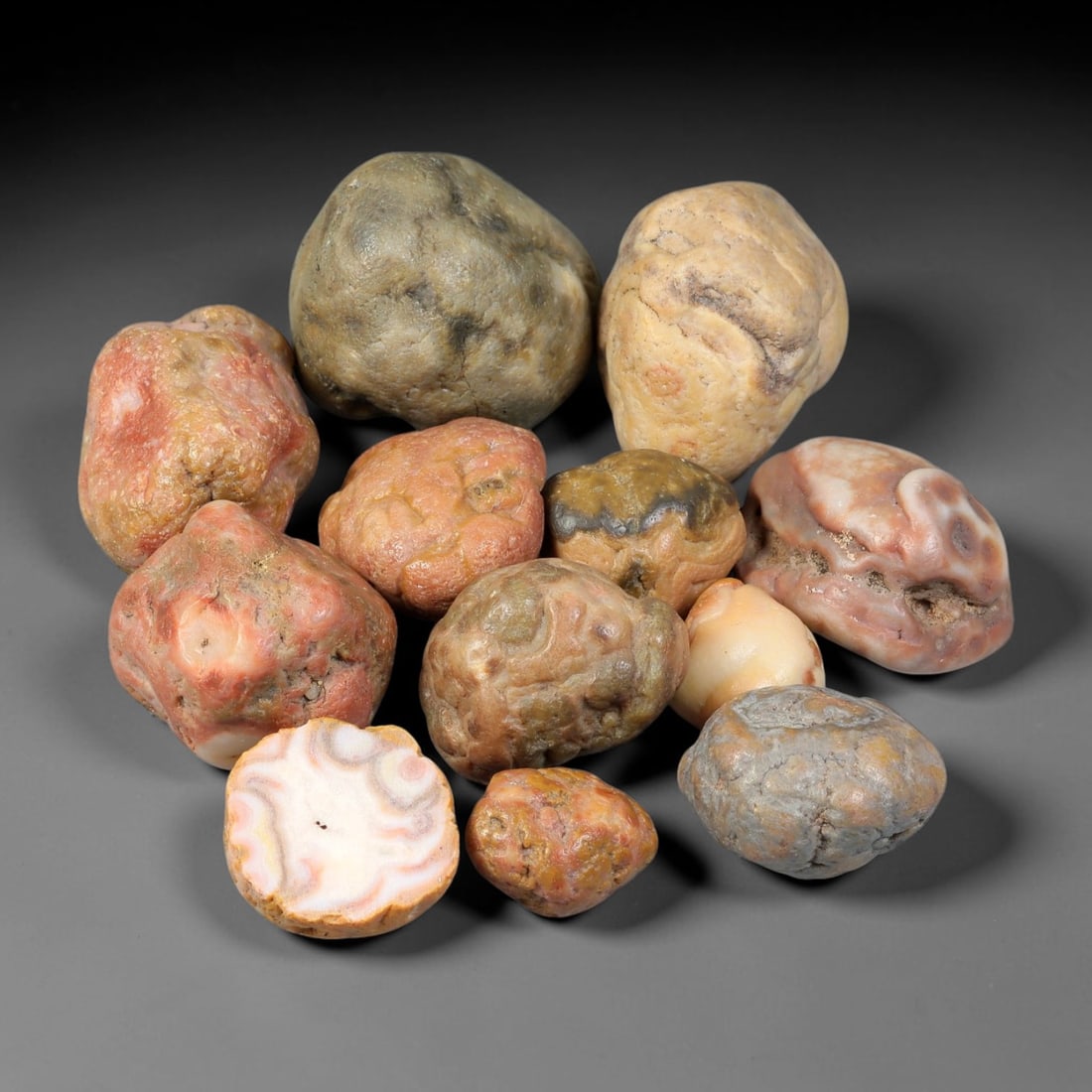 580ct Natural Mongolian Gobi Desert Agate Pebble Stone Parcel Lot, 11BC: This parcel consists of naturally weathered Gobi desert agate pebbles, formed by long-term desert wind and water erosion. Surfaces display characteristic bumpy botryoidal textures with diverse earthy 