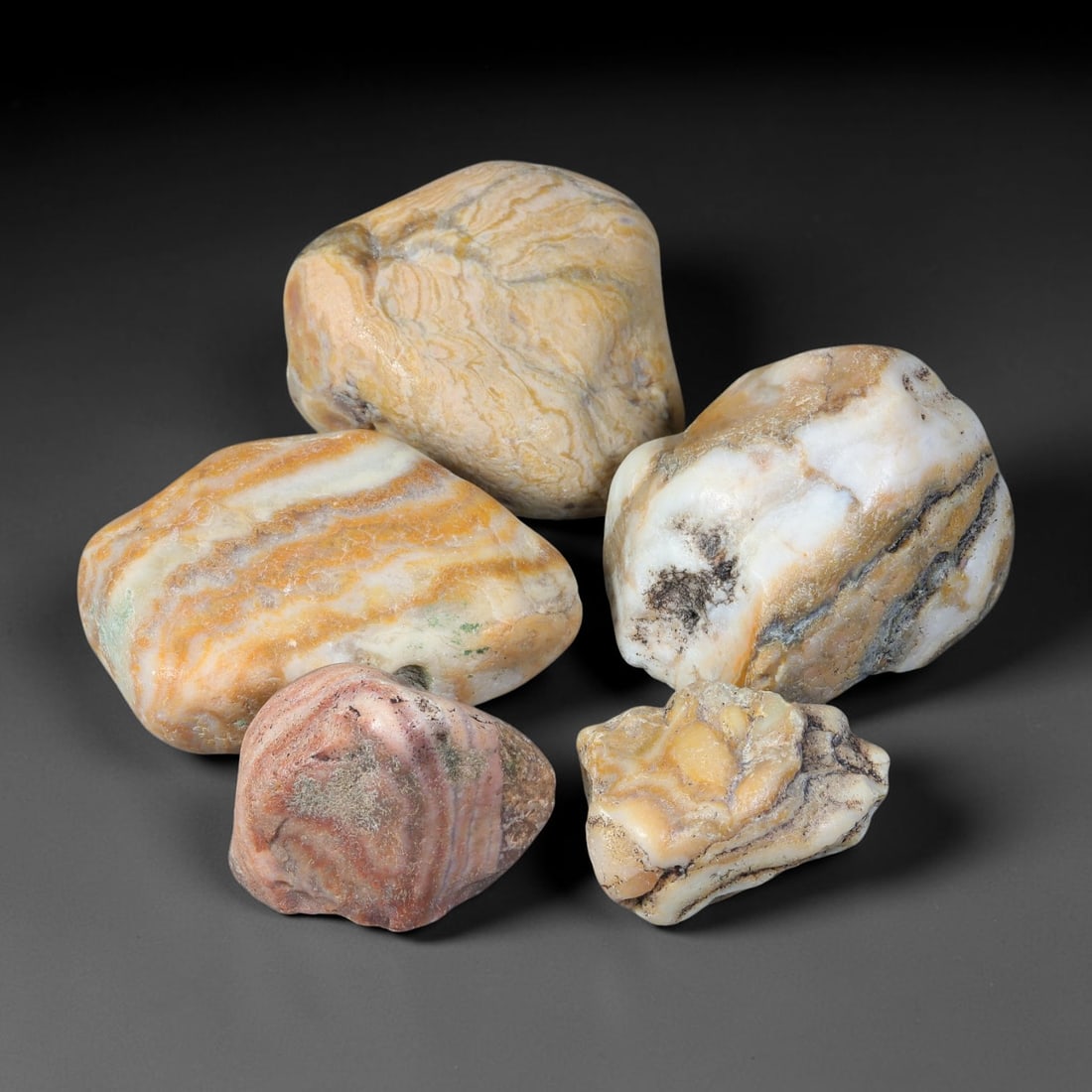 1525ct Natural Mongolian Gobi Desert Agate Pebble Stone Parcel Lot, 14BC: This parcel consists of naturally weathered Gobi desert agate pebbles, formed by long-term desert wind and water erosion. Surfaces display characteristic bumpy botryoidal textures with diverse earthy 