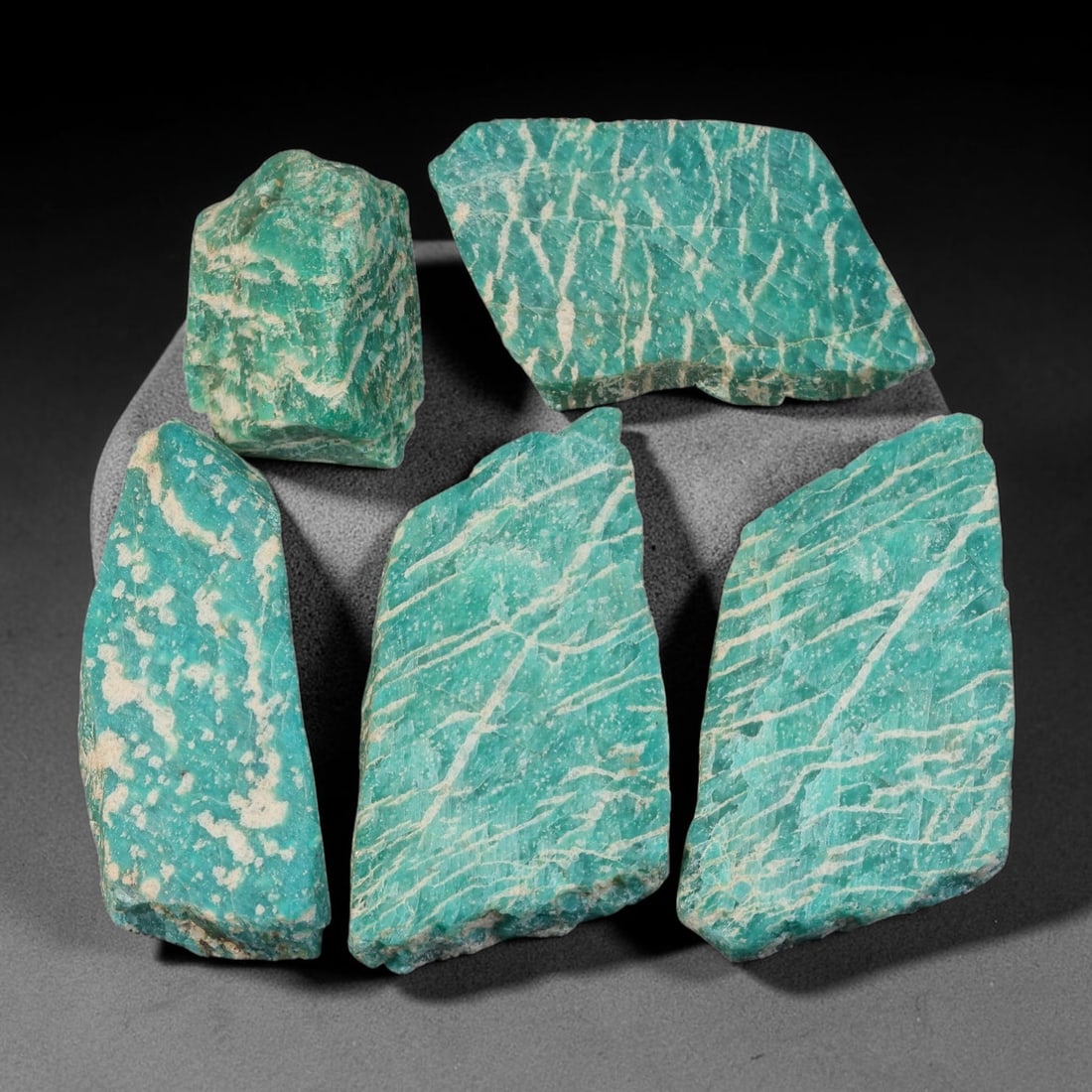 435ct Natural Russian Amazonite Slice Rough Parcel Lot, 70EX: This rough slice parcel displays striking teal-green amazonite interwoven with prominent creamy-white vein patterns across sawn flat surfaces. Each slice shows natural cleaving lines, crystalline text