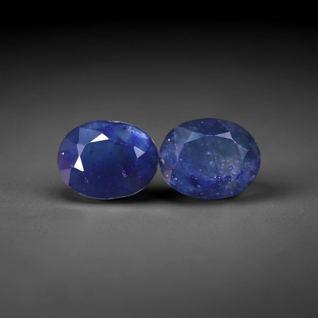 7.23 Ct Blue Sapphire Lot - 10x7x5mm , 984C: No Reserve Gems Auction Subject: Natural Sapphire Treatment: Heated Type: Faceted, Polished