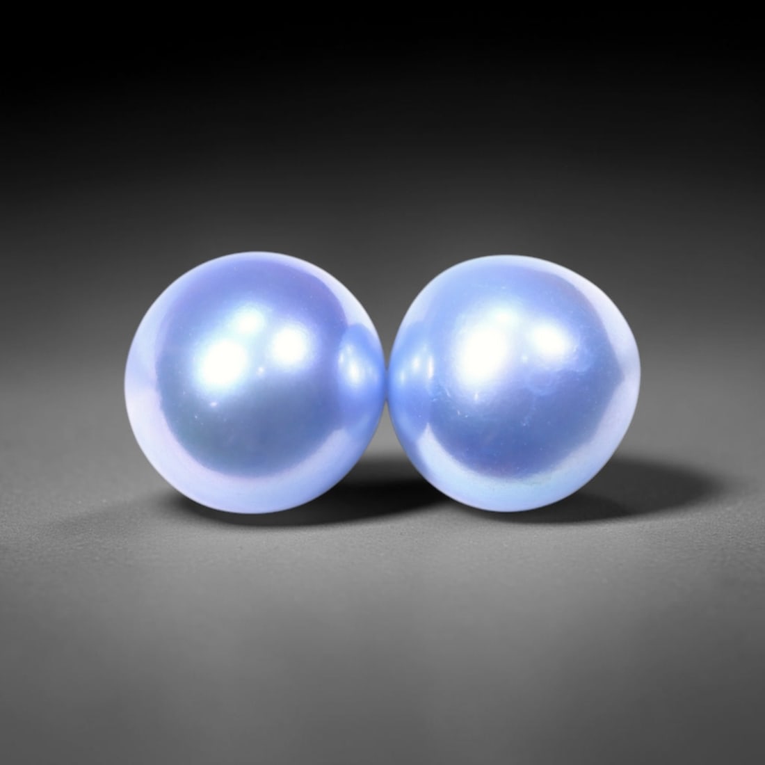 6.84cts Blue Freshwater Pearl Pair 7.6mm - No Hole Drill , 499C: No Reserve Gems Auction Subject: Natural Pearl Treatment: Colour Enhance Shape: Round Bead Type: Without hole, no drill