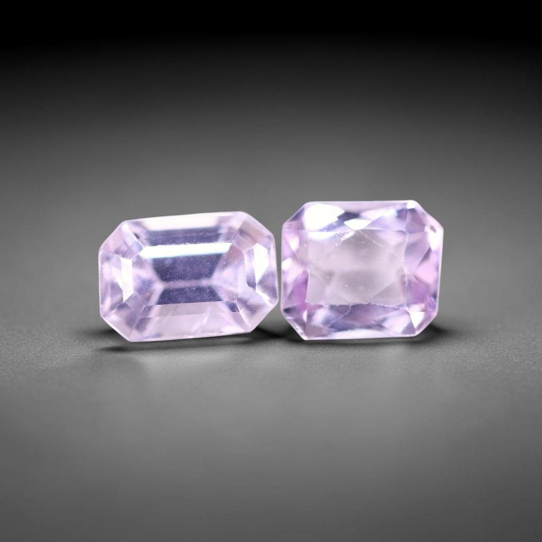 4.32 Ct Kunzite Gemstones - 8x6x4mm , 975C: No Reserve Gems Auction Subject: Natural Kunzite Treatment: Unheated Type: Faceted, Polished