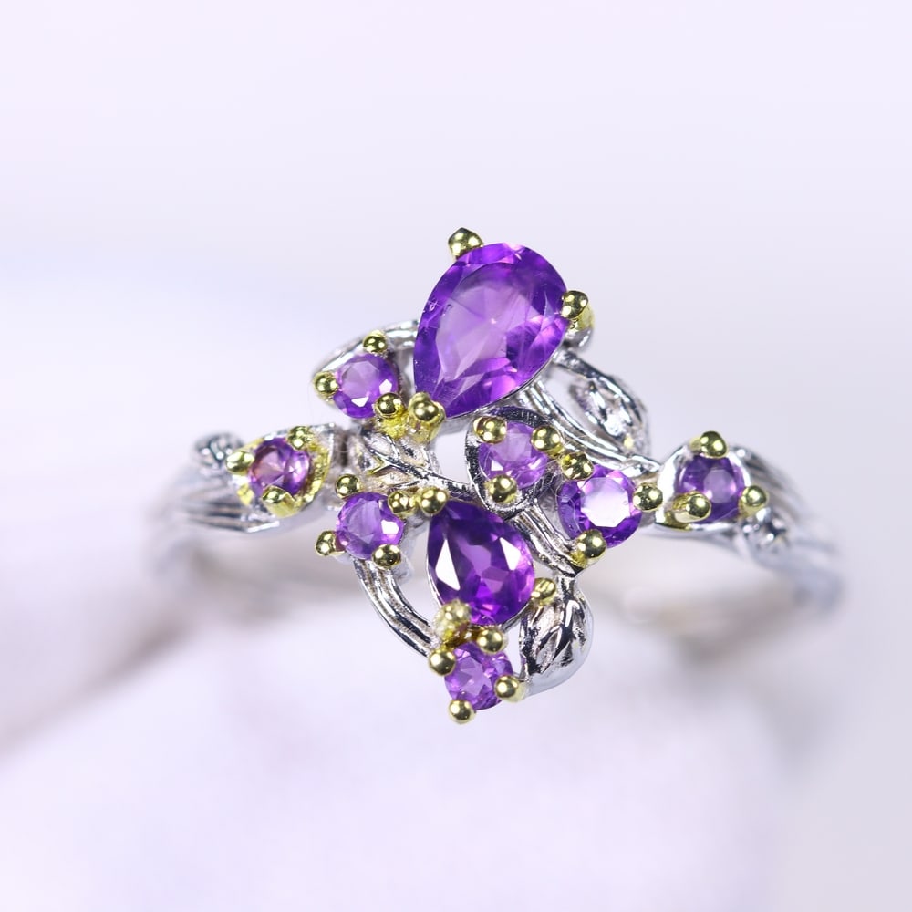 Ring US7.5 Amethyst - 925 Sterling Silver , 335E: No Reserve Gems Auction Subject: Natural Amethyst Origin: Thailand Carat Weight: 16.16ct Dimension: Gemstone 4x6mm Type: Ring