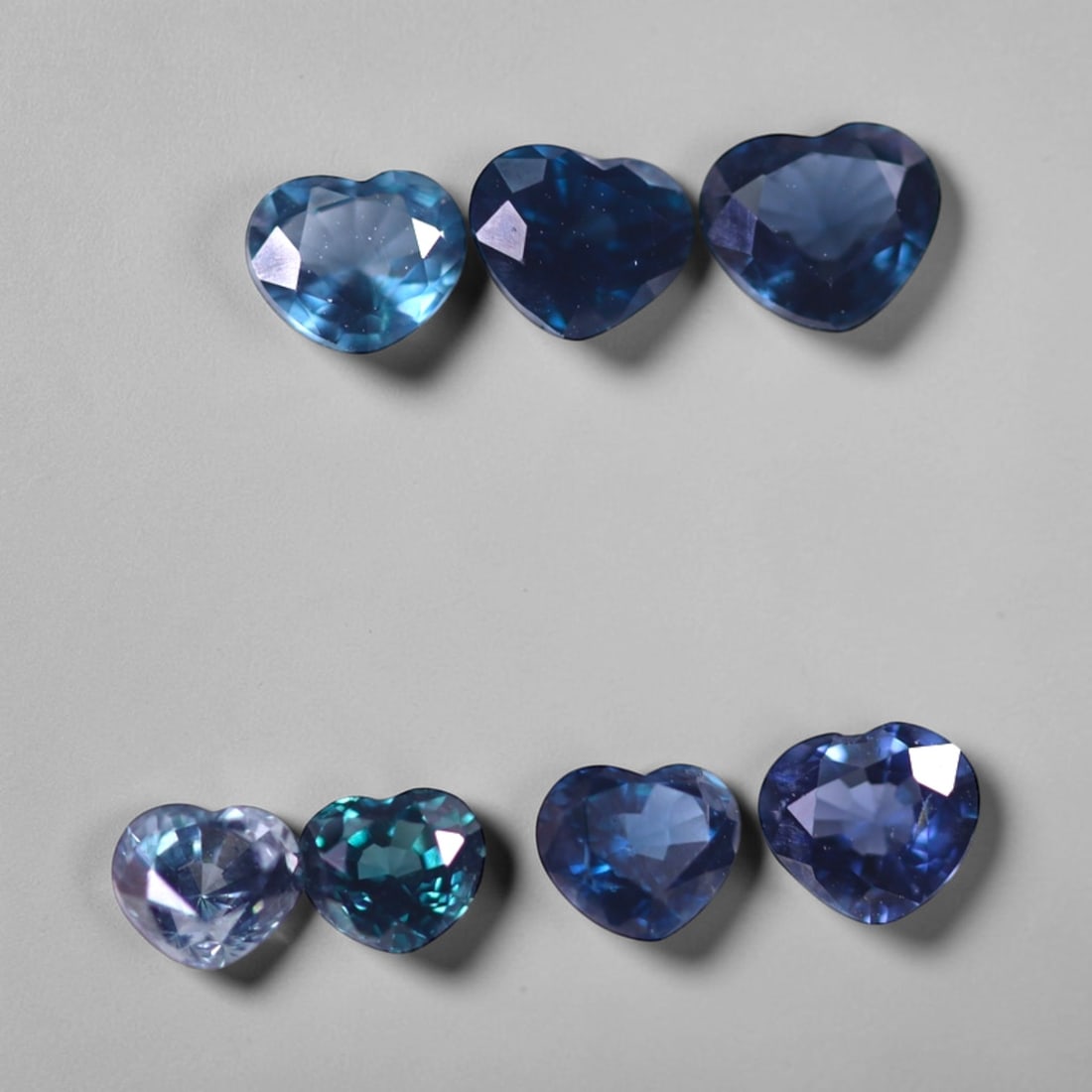 *2.42Ct Heart Cut Spinel Set - Love Cut , 386C: No Reserve Gems Auction Subject: Natural Spinel Carat Weight: 2.42Ct Dimension: 5x4.5x2.5 mm Treatment: Unheated Type: Faceted, Polished