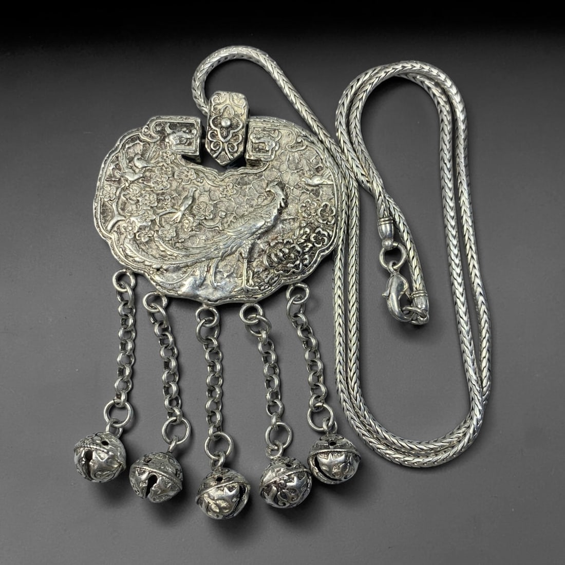 A Chinese German Silver Lock Pendant Necklace, 98BD (1 of 2)
