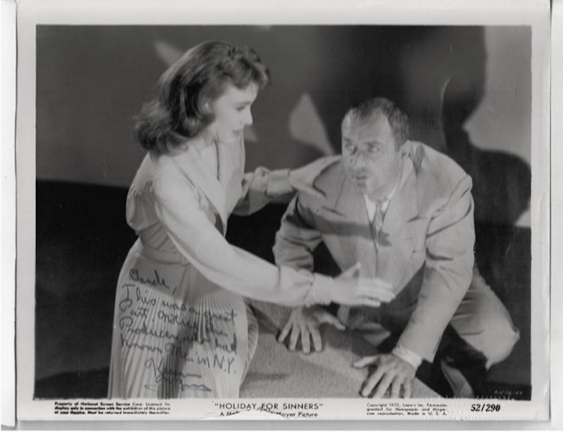 KEENAN WYNN - 8X10 PHOTO W/ CERTIFICATE: KEENAN WYNN - 8X10 PHOTO W/ CERTIFICATE FROM TODD MUELLER.Todd Mueller began collecting autographs in 1978 and now the owner of Todd Mueller Autographs. Todd Mueller has been in the Autograph industry