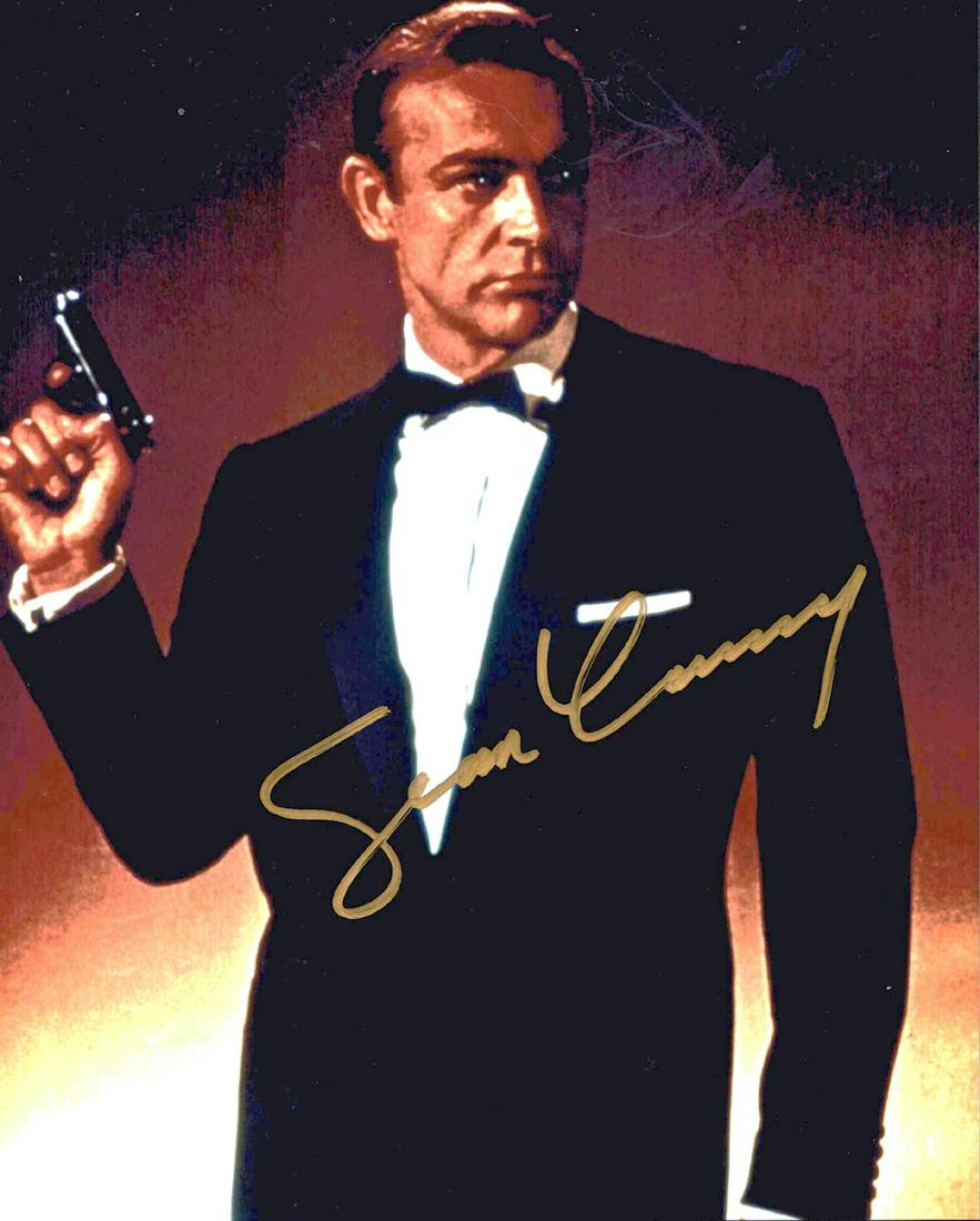 SEAN CONNERY - 8 X 10 SIGNED PHOTOGRAPH W/COA: SEAN CONNERY - 8 X 10 SIGNED PHOTOGRAPH W/COA. VERY GOOD CONDITION