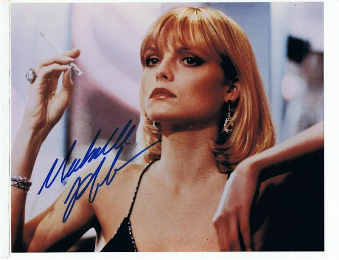 MICHELLE PFEIFFER- 8 X 10 PHOTO W/ CERTIFICATE: MICHELLE PFEIFFER- 8 X 10 PHOTO W/ CERTIFICATE OF AUTHENTICITY PROVIDED BY SHOWTIME SPORTS. CERTIFICATE IS AVAILABLE UPON REQUEST.