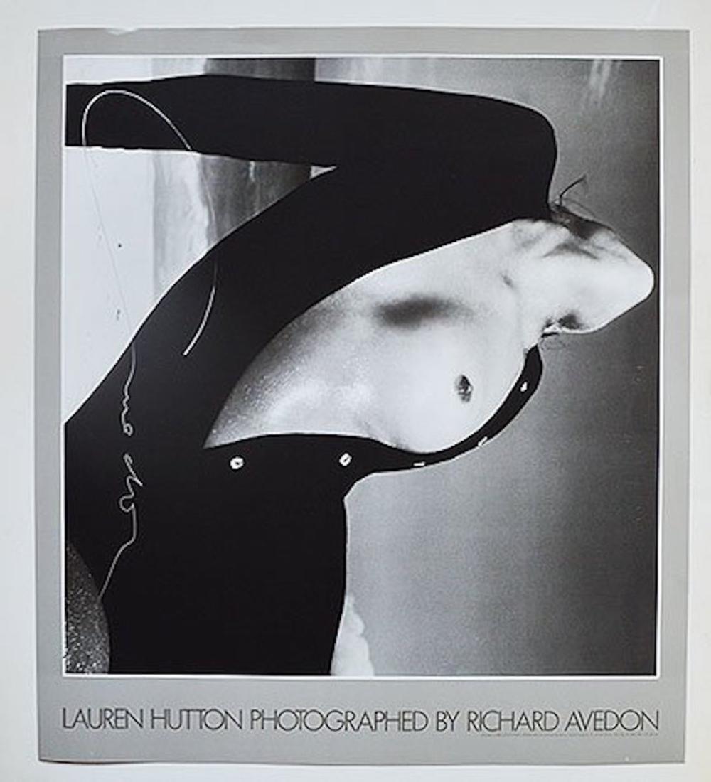 RICHARD AVEDON " LAUREN HUTTON" PHOTOGRAPH POSTER: RICHARD AVEDON " LAUREN HUTTON" PHOTOGRAPH POSTER. MEASURES AT 28.5 X 30