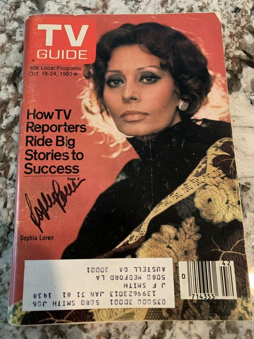 Sophia Loren TV GUIDE 1980 Autograph SIGNED PHOTO COA: Sophia Loren TV GUIDE 1980 Autograph SIGNED PHOTO COA Stunning. Fine condition