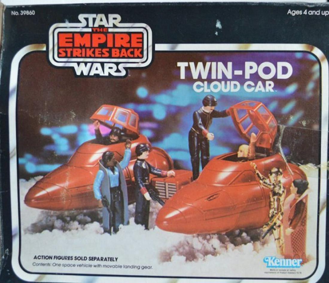 STAR WARS THE EMPIRE STRIKES BACK TWIN-POD CLOUD CAR: STAR WARS THE EMPIRE STRIKES BACK TWIN-POD CLOUD CAR. ACTION FIGURES ARE SOLD SEPARATELY.MINT IN BOX. ONE OF CONNECTOR (TWO CARS) IS BROKEN (SEE PICTURS).