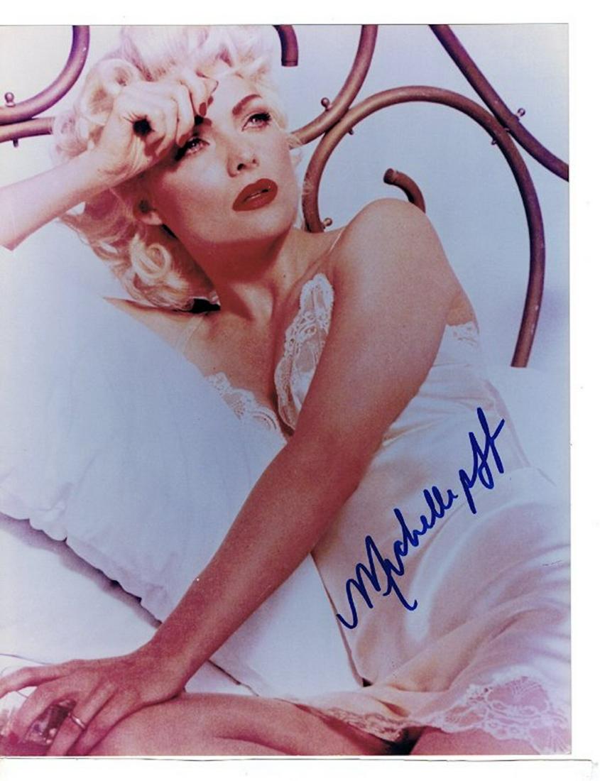 MICHELLE PFEIFFER- 8 X 10 PHOTO W/ CERTIFICATE: MICHELLE PFEIFFER- 8 X 10 PHOTO W/ CERTIFICATE OF AUTHENTICITY PROVIDED BY HOLLYWOOD STARS. CERTIFICATE IS AVAILABLE UPON REQUEST.