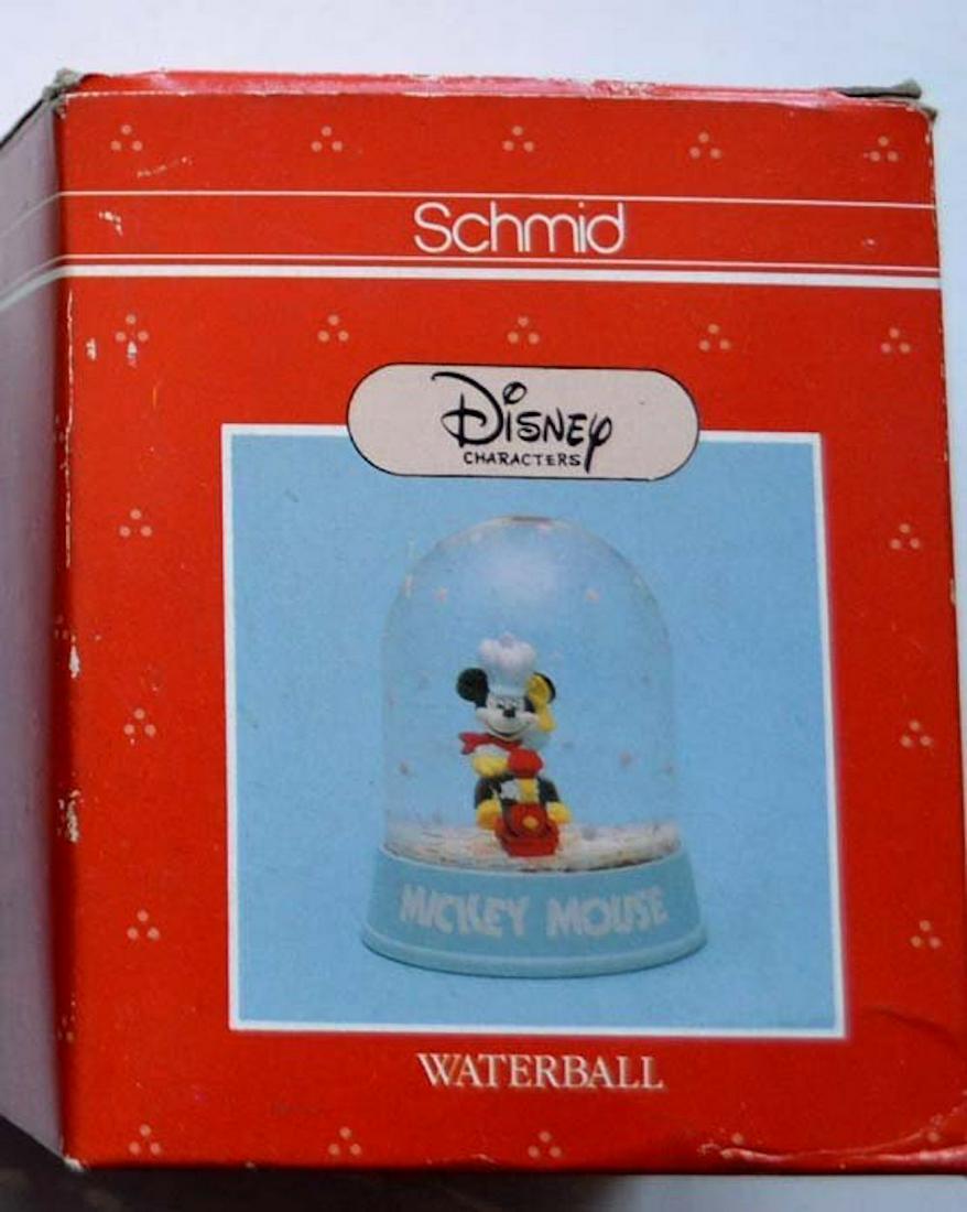 WALT DISNEY'S MICKEY MOUSE WATERBALL: WALT DISNEY'S MICKEY MOUSE WATERBALL. COMPLETE AND INTACT.