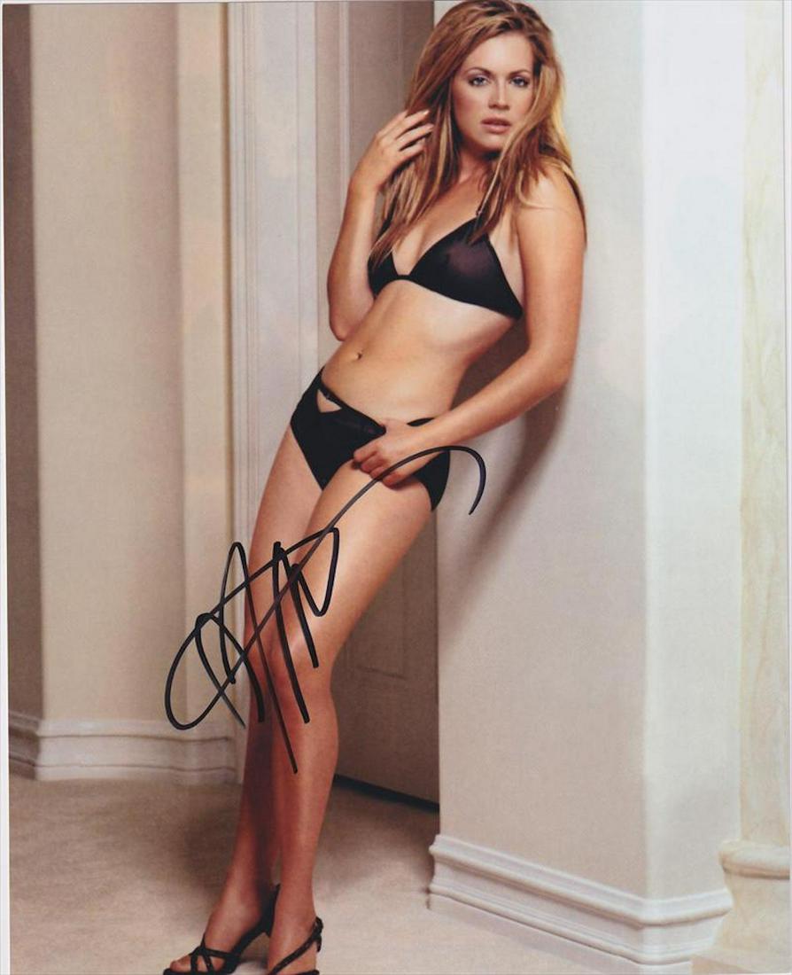 Melissa Joan Hart- Color sexy signed 8 x 10 photograph: Melissa Joan Hart- Color sexy signed 8 x 10 photograph w/COA. A color satin finish photograph signed in black felt tip ink nicely by Melissa Joan Hart. In very good condition.