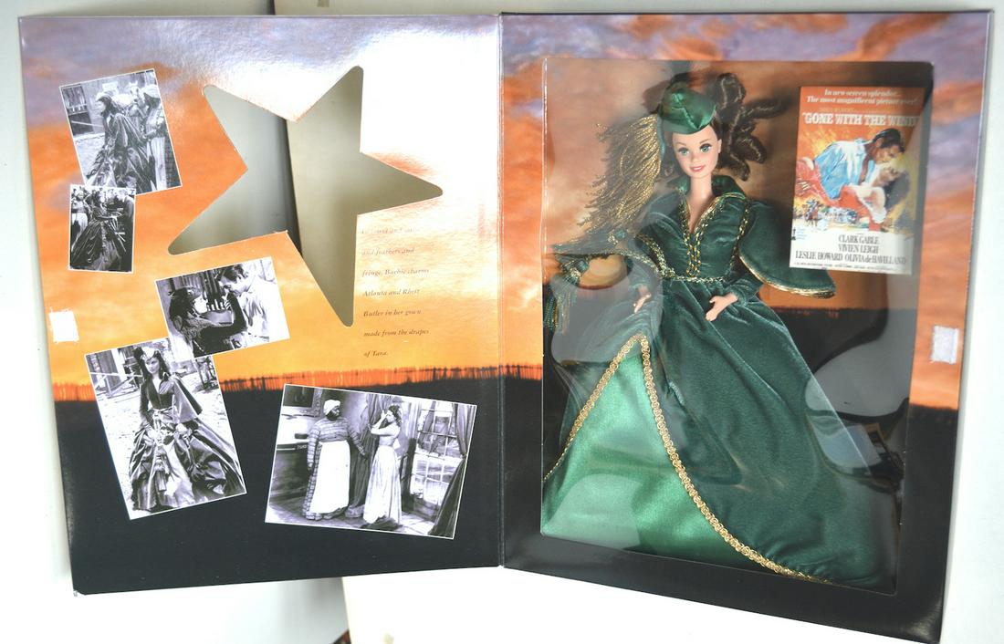 GONE WITH THE WIND DOLL: GONE WITH THE WIND DOLL. MINT IN A BOX. NEVER OPEN