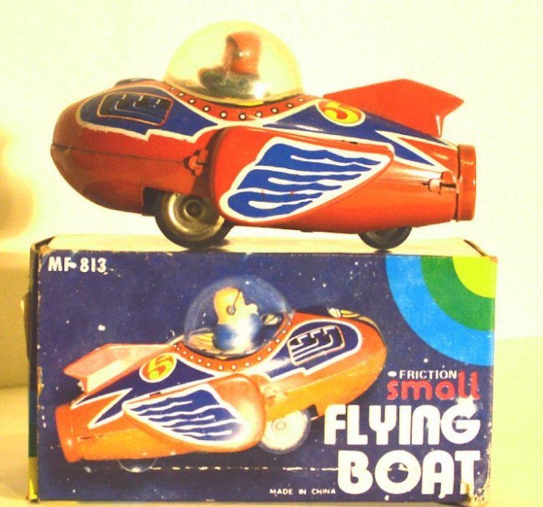 SMALL FLYING BOAT MF-813: SMALL FLYING BOAT MF-813.THIS IS FRICTION OPRATIONAL TOY. NO BATTERY IS REQUIRED.MEASURES AT 5"COMPLETE AND INTACT