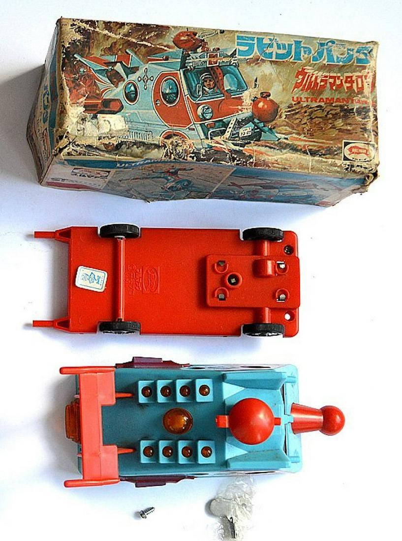 BULLMARK ULTRAMANTARO SERIES BOAT: BULLMARK ULTRAMANTARO SERIES BOAT. BOX SHOWS SHELFWARE, OTHERWISE ITEM IS IN MINT CONDITION. COMPLETE AND INTACT. MEASURES ABOUT 6"