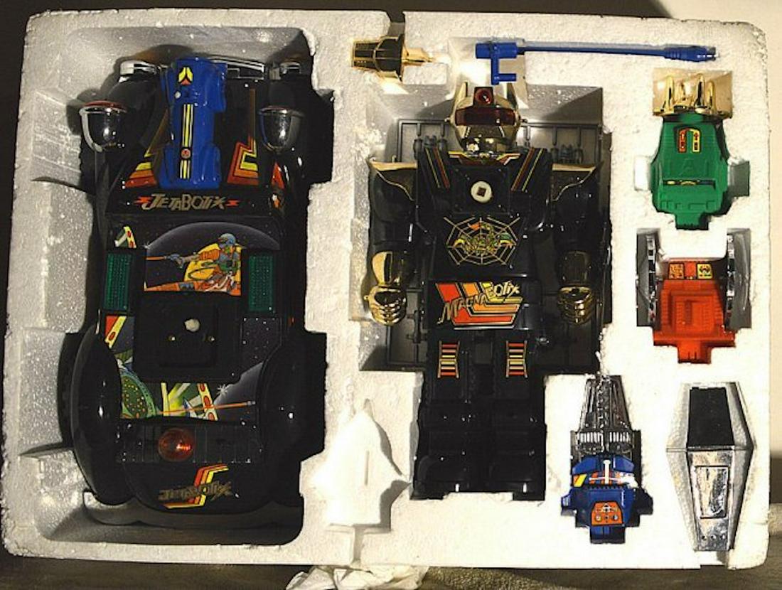 NUTRON BOTIX AND JETA BOTIX GIANT ROBOTS: NUTRON BOTIX AND JETA BOTIX GIANT ROBOTS.THESE ITEMS ARE BATTERY POWER AND OPERATED.FEATURES: POWERFUL ACTION PACKED FIGHTING ROBOT, NOTHING STOPS THE FORWARD WALKING WARRIOR, ENERGIZED BODY ACTIVATES