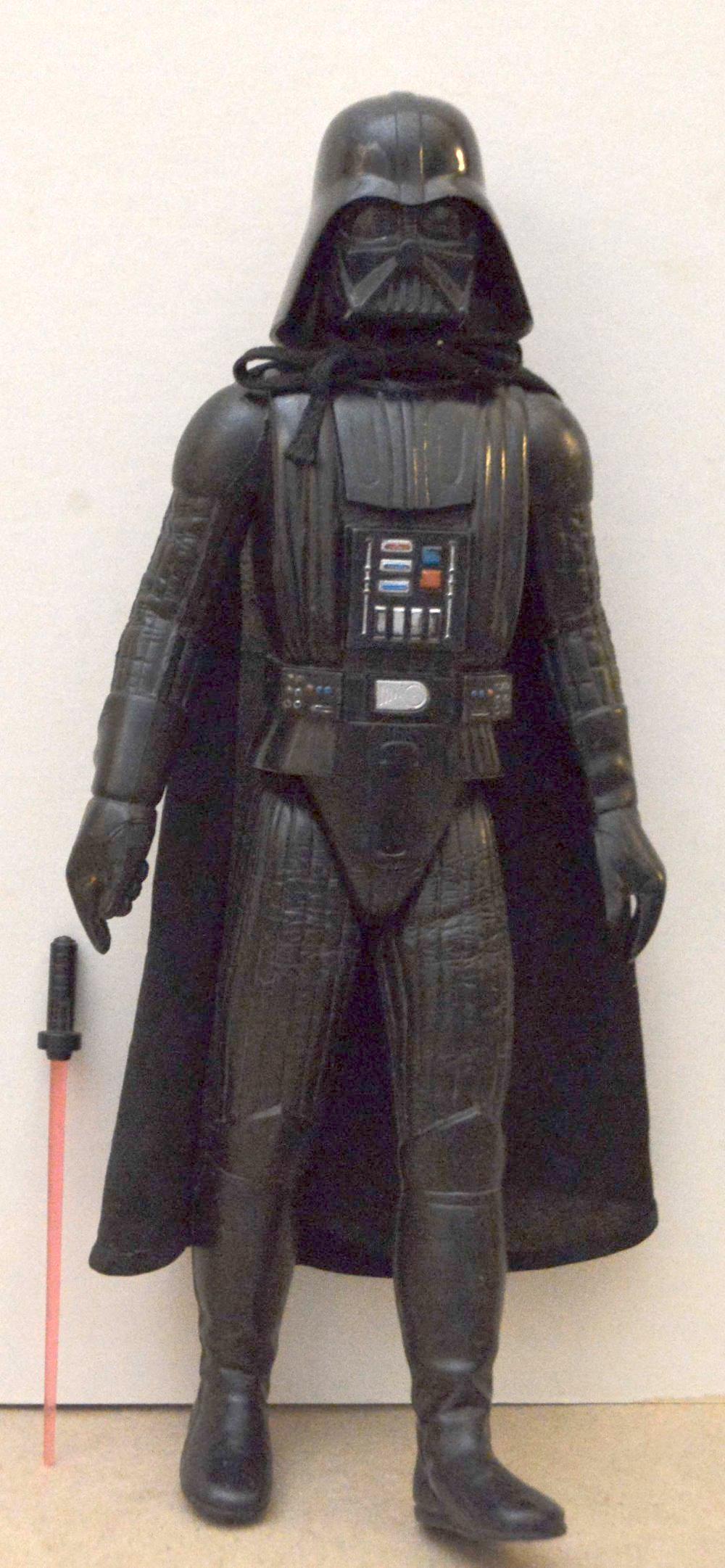 VINTAGE "DARK VADER W/CAPE" 15 INCH STAR WARS ACTION: VINTAGE "DARK VADER W/CAPE" 15 INCH STAR WARS ACTION FIGURINE, 1978, KENNER, UN-USED. FIGURINE IN VERY GOOD CONDITION