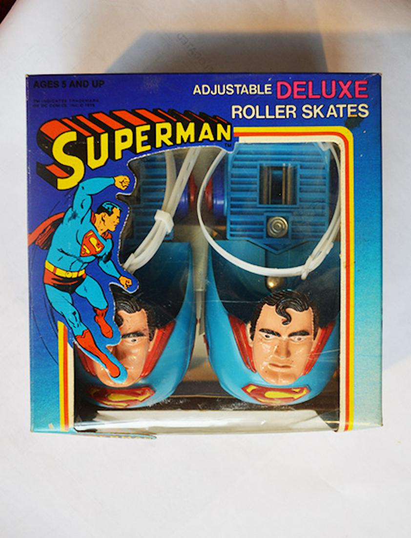 SUPERMAN ROLLER SKATES: SUPERMAN ROLLER SKATES. WITH DOUBLE ADJUSTMENTS. FROM THE 1980s. NEVER USED