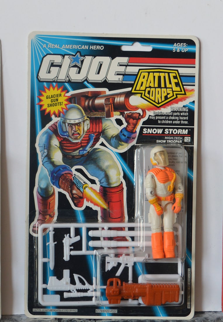 G.I. JOE "SNOW STORM" BATTLE CORPS FIGURE ON CARD: G.I. JOE "SNOW STORM" BATTLE CORPS FIGURE ON CARD. 1992. MINT CONDITION