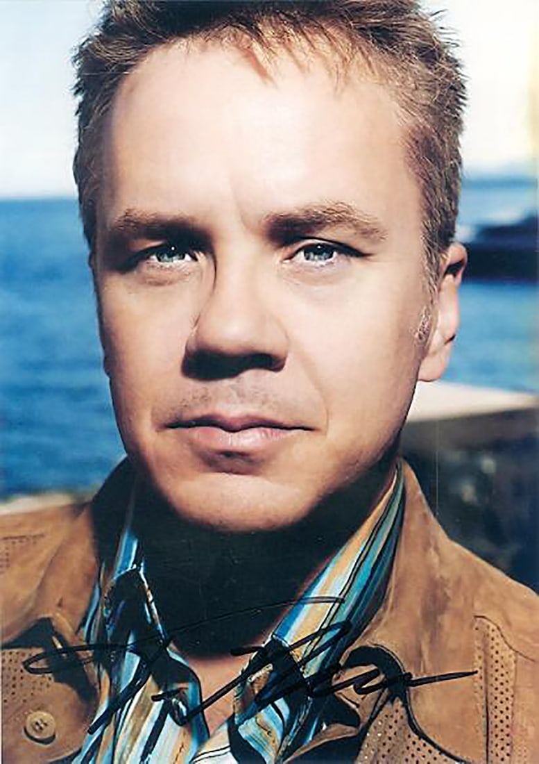Tim Robbins- 5x7 Signed color photograph w/COA: Tim Robbins- 5x7 Signed color photograph w/COA. Here is a 5x7 color glossy photograph signed by Tim Robbins. Signed in black felt tip ink. In very good condition. Comes with COA from Todd Mueller Auto