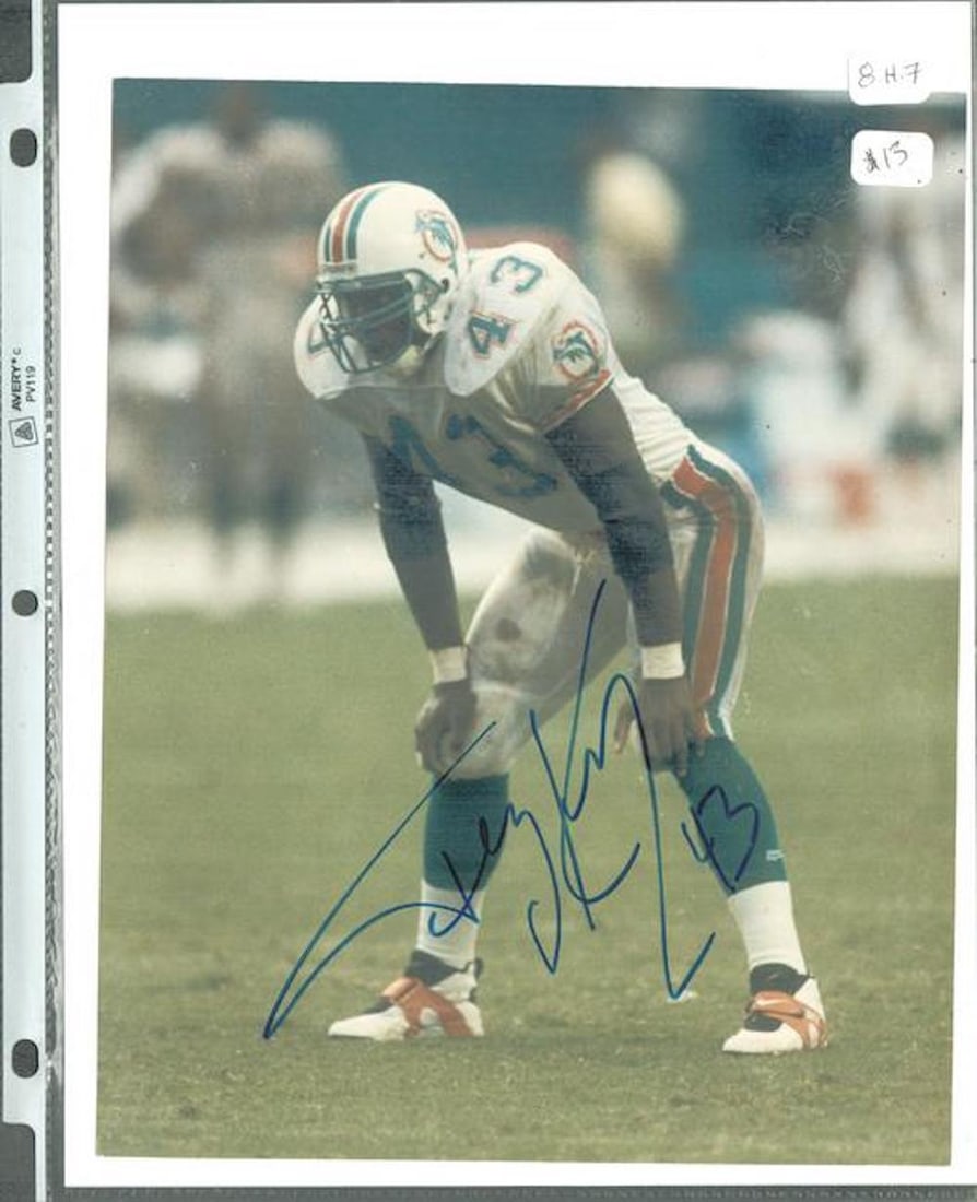 Terry Kirby - SIGNED 8 X 10 PHOTOGRAPH W/COA: Terry Kirby - SIGNED 8 X 10 PHOTOGRAPH W/COA. A SIGNED PHOTOGRAPH OF TERRY KIRBY. SIGNED BY HIM. COMES WITH COA. VERY GOOD CONDITION