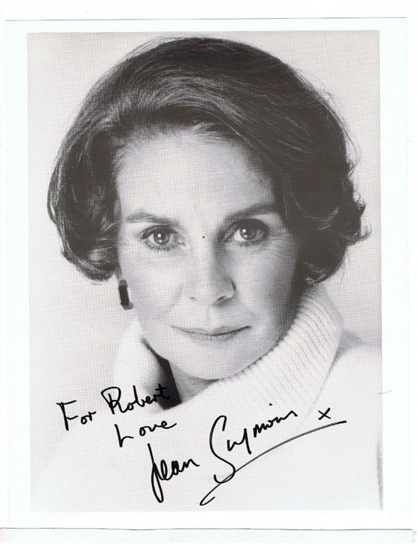 JEAN SIMMONS- 8 X 10 SIGNED PHOTO W/ COA: JEAN SIMMONS- 8 X 10 SIGNED PHOTO W/ COA OF AUTHENTICITY PROVIDED BY ALL-STAR AUTOGRAPHS. CERTIFICATE IS AVAILABLE UPON REQUEST.