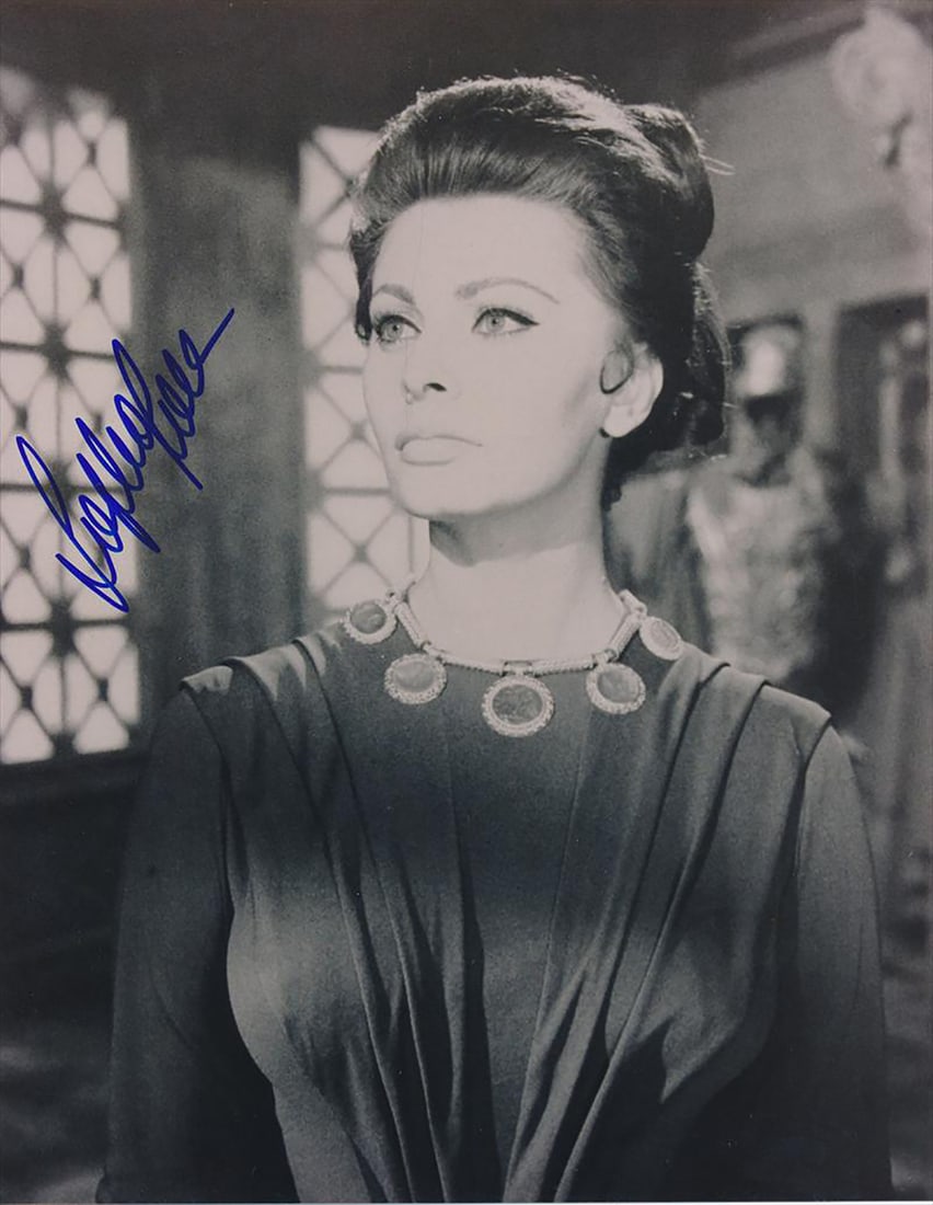 Sophia Loren - 8 x 10 Signed Photograph w/COA: Sophia Loren - 8 x 10 Signed Photograph w/COA. A signed stunning b/w photograph of Sophia Loren. Signed by her. Comes with COA from Todd Mueller Autographs
