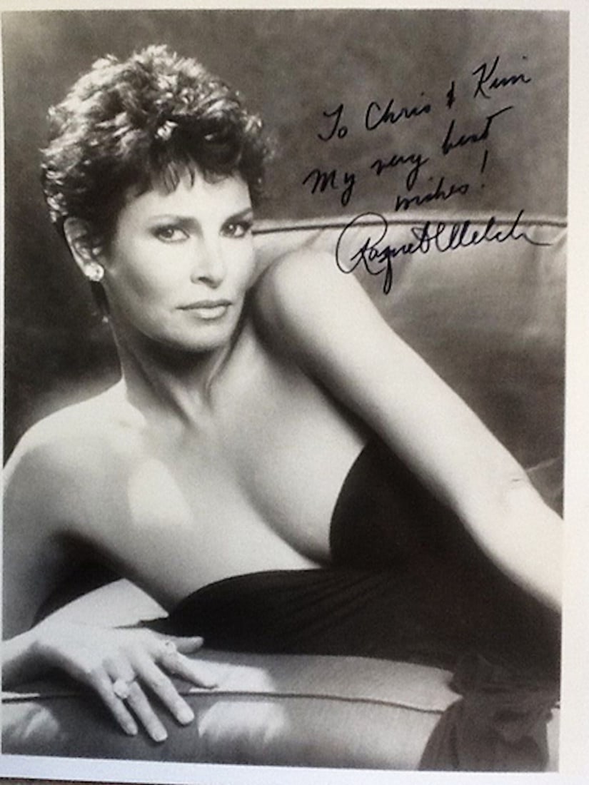 RAQUEL WELCH - 8 X 10 PHOTOGRAPH (NO CERTIFICATE): RAQUEL WELCH - 8 X 10 PHOTOGRAPH. A SIGNED VERY SEXY BLACK AND WHITE PHOTOGRAPH OF RAQUEL WELCH. DOES NOT COME WITH A CERTIFICATE, BUT COMES WITH A STATEMENT FROM ORIGINAL SELLER THAT IT IS AUTHENTIC.
