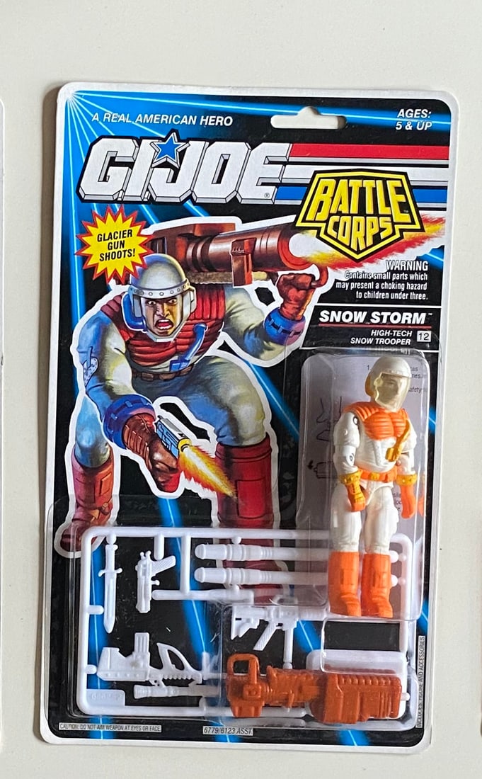 G.I. Joe Battle Corps "Snow Storm" Figurine on Card: G.I. Joe Battle Corps "Snow Storm" Figurine on Card. The card is punched. Very good condition