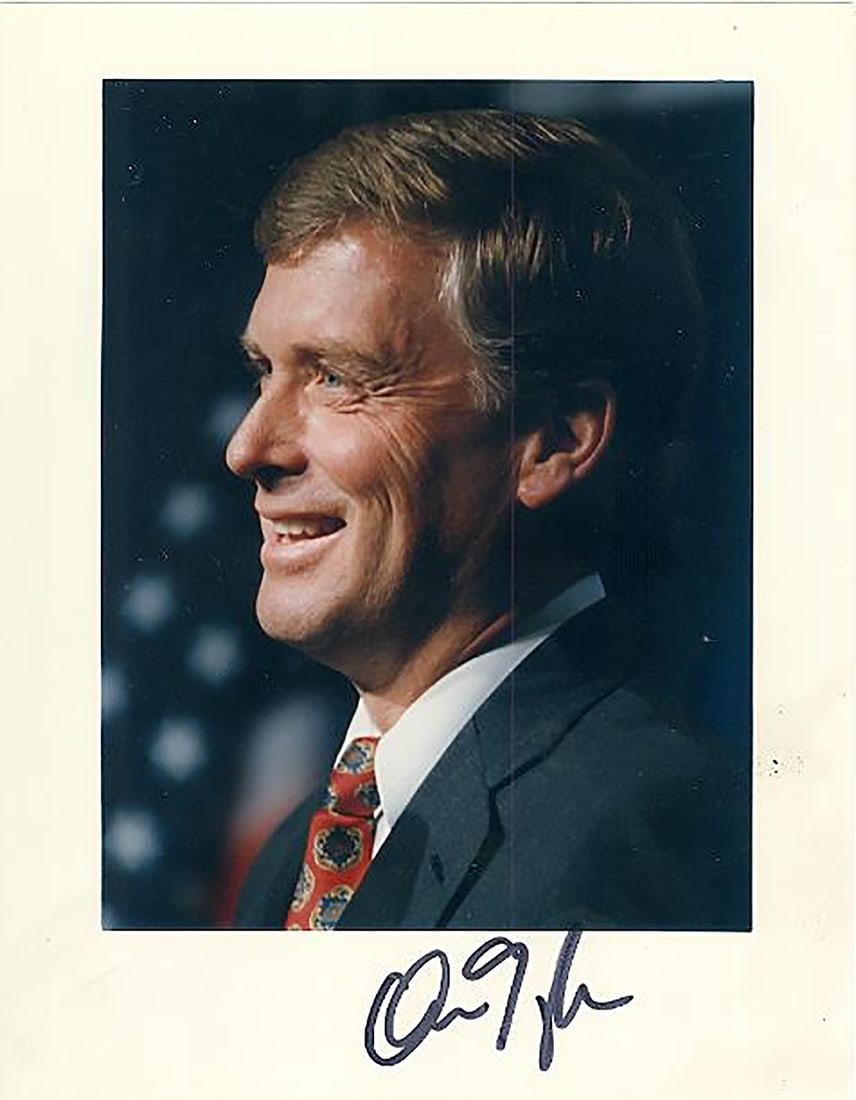 Dan Quayle- 8x10 Signed color photograph w/ COA: Dan Quayle- 8x10 Signed color photograph w/ COA. Here is an 8x10 color satin finish photograph signed by Dan Quayle. Signed in black felt tip ink. Emulsion loss, otherwise good condition. Comes with C