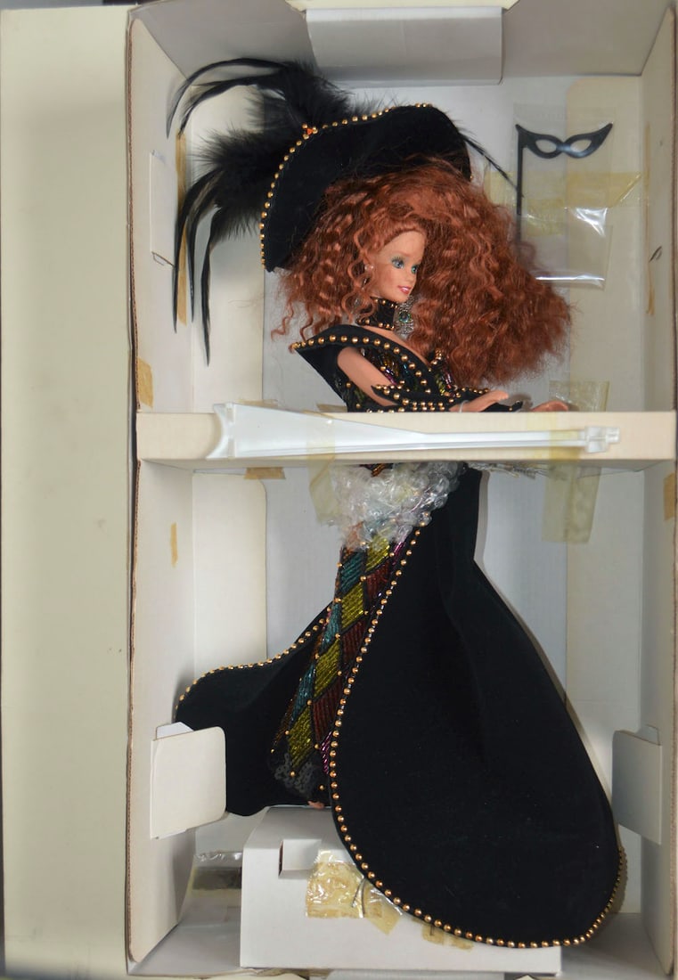 BARBIE MASQUERADE BALL: BARBIE MASQUERADE BALL. MINT IN A BOX. UN-USED