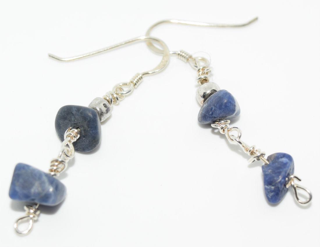 Sterling Silver Sodalite Dangle Earrings: Sterling silver sodalite dangle earrings | Measurement: 1.7" drop | Weight: 2.4 grams | Stamp: 925