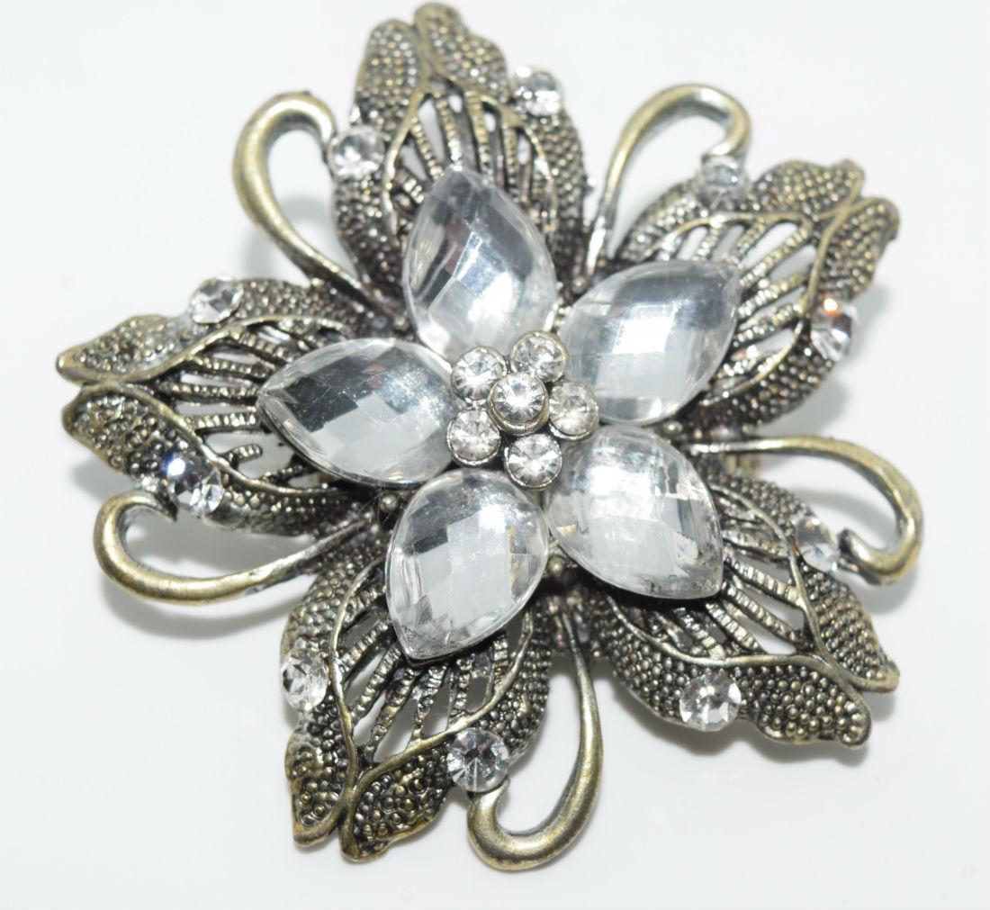 Large Silver Tone Rhinestone Flower Elastic Ring Sz 6 (1 of 4)