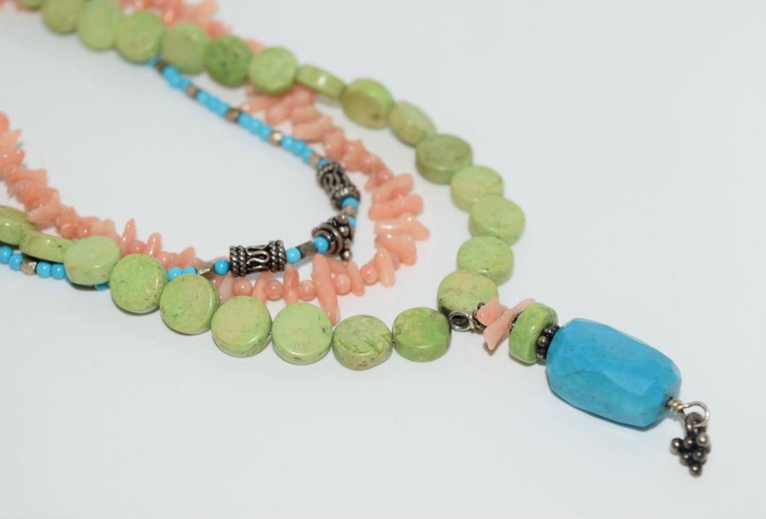 Coral & Dyed Natural Stone Beaded Necklace (1 of 4)
