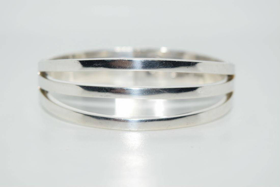 Vintage Heavy Taxco Sterling Silver Latch Bangle (1 of 8)