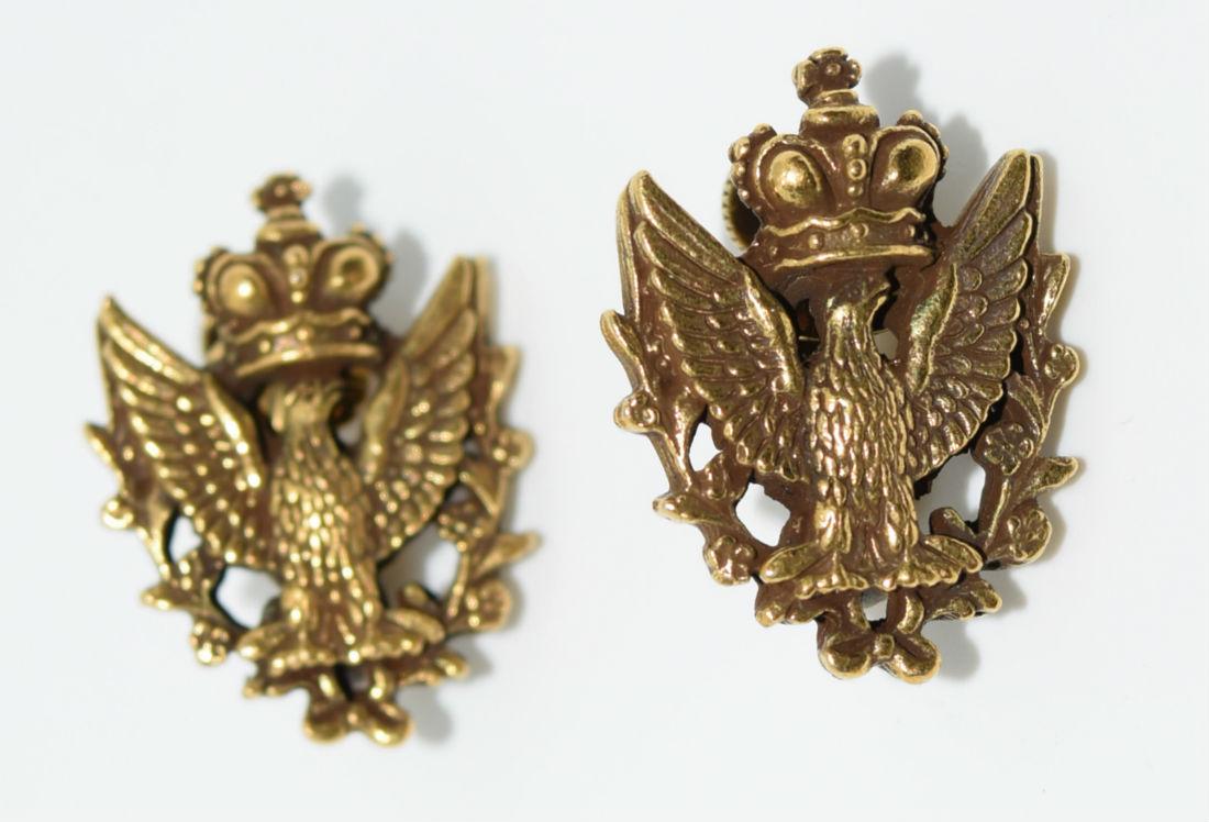 Vtg Coro Eagle Crown Earrings: These are screw back clip on earrings very rare very old and different. They are 0.97" by 0.73" wide.