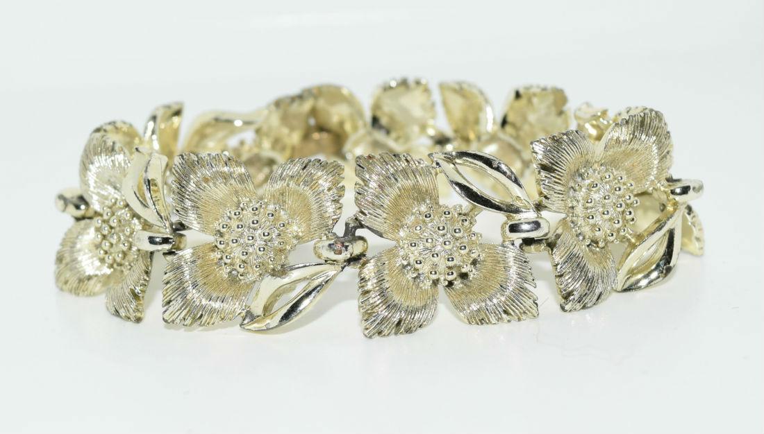 Vintage Lisner Costume Flower Link Bracelet (1 of 3)