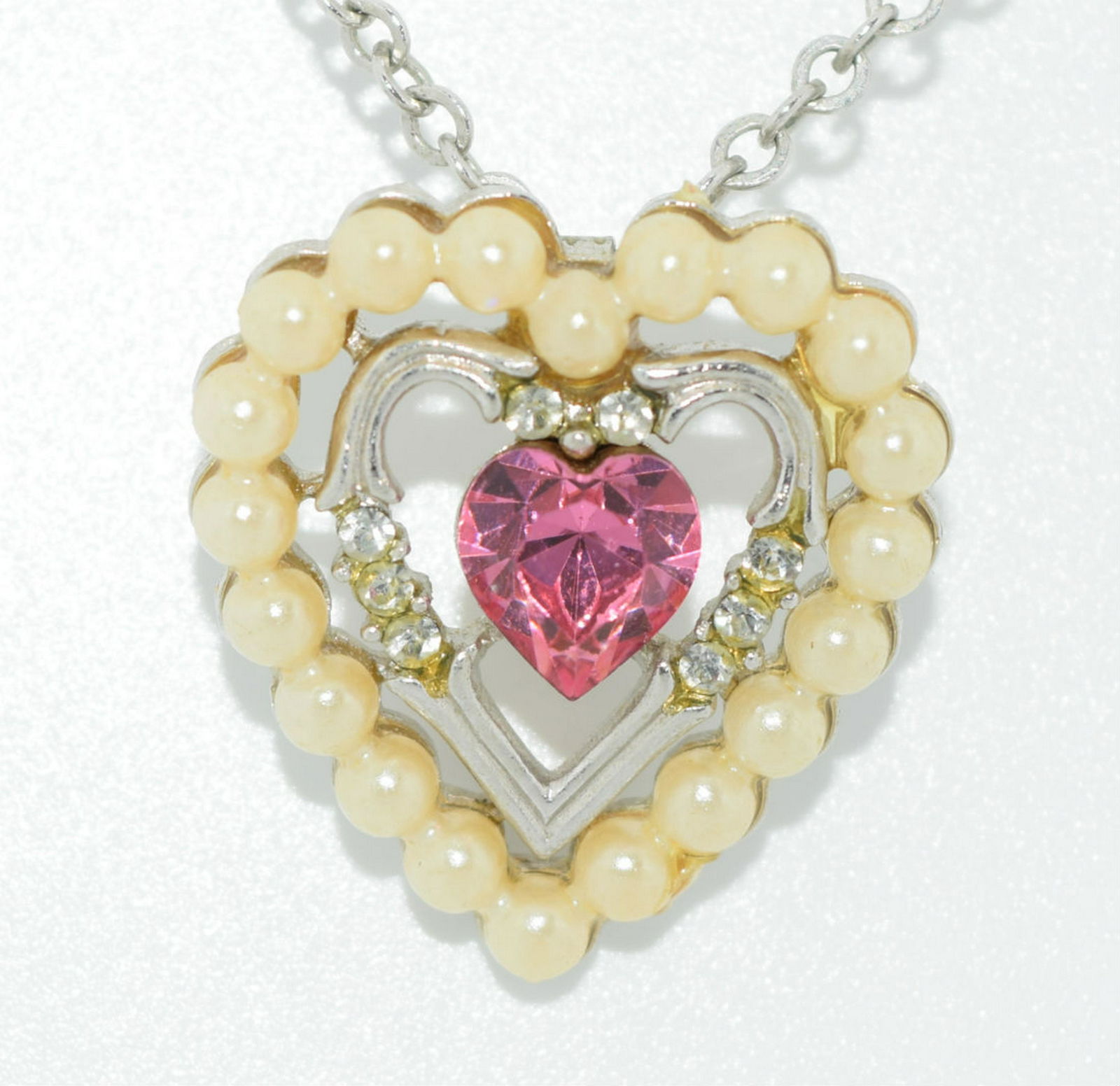 Vintage Avon 18" Costume Necklace (1 of 3)