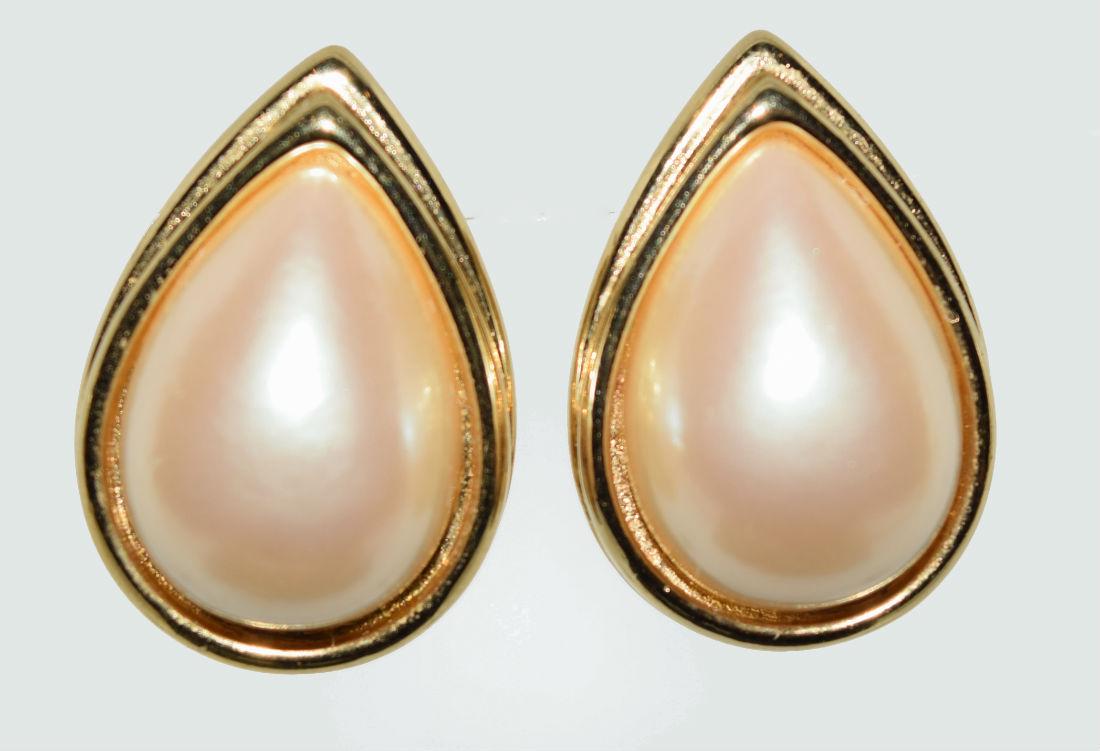 Vtg Monet Costume Clip-On Earrings: Please review pictures to get an idea of the size.