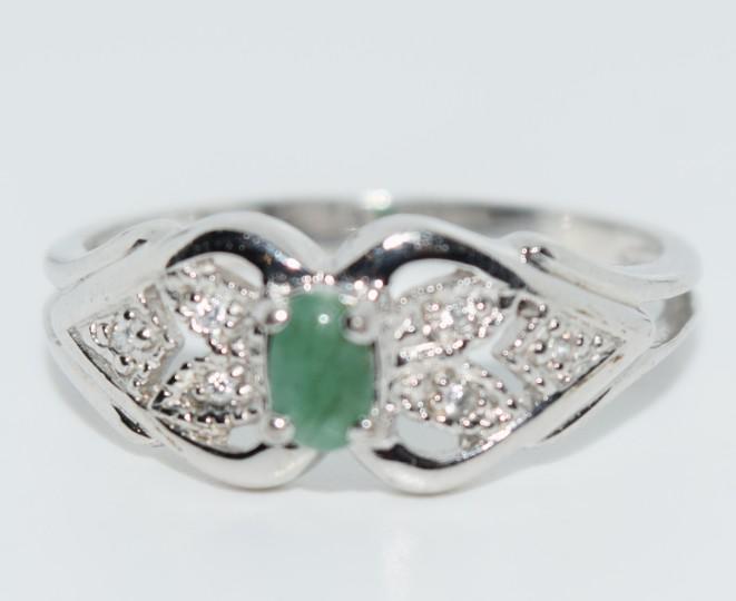 Sterling Emerald & Diamond sz 8 Ring (1 of 4)