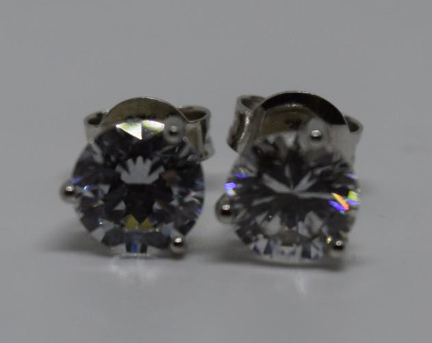 Simple sterling Silver Stud Earrings (1 of 2)