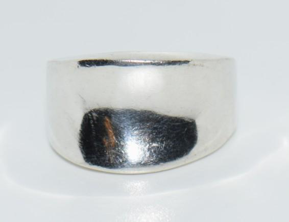 Sterling Silver Concaved Band Ring sz 8 (1 of 3)