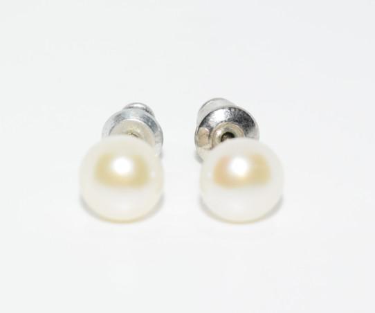 Sterling 6mm Genuine White Pearl Post Earrings (1 of 3)