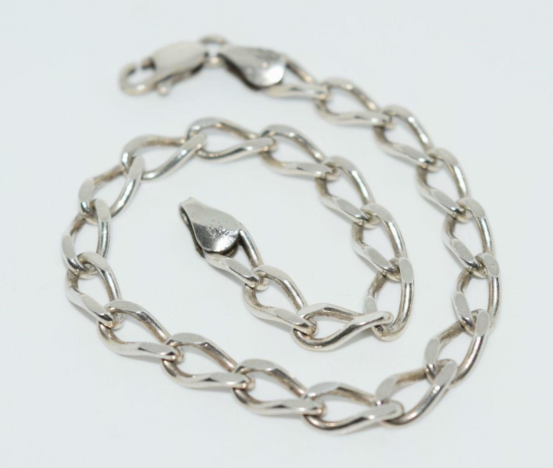 Sterling Silver Chain Link Bracelet: Sterling silver chain link bracelet | Measurement: 7" length 4.5mm width