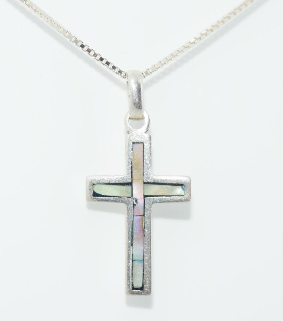 Mexico Sterling Silver Abalone Cross Necklace: Mexico sterling silver abalone cross pendant necklace | Measurement: 15.5" length necklace, 1.3" pendant drop 0.6" width